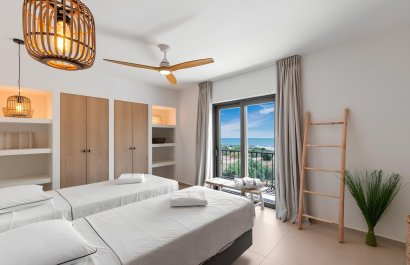 Resale - Villa - Estepoa - New Golden Mile