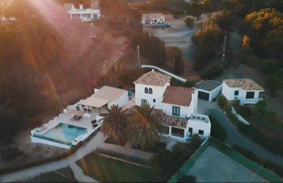 Resale - Villa - Estepoa - New Golden Mile