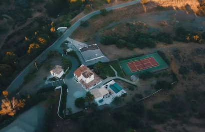 Resale - Villa - Estepoa - New Golden Mile