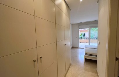 Resale - Apartment / flat - Marbella - Nueva Andalucía