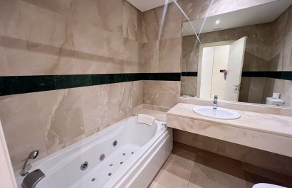 Resale - Apartment / flat - Marbella - Nueva Andalucía