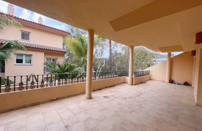 Resale - Apartment / flat - Marbella - Nueva Andalucía