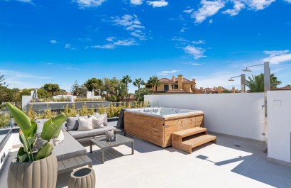Resale - Villa - Marbella - Puerto Banús