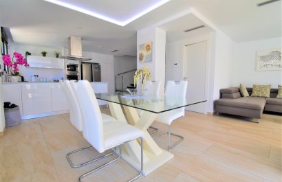 Resale - Villa - Orihuela Costa - Villamartín