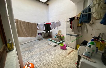 Resale - Apartment / flat - Sax