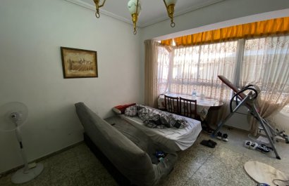 Resale - Apartment / flat - Sax