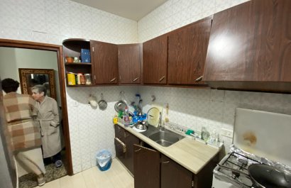 Resale - Apartment / flat - Sax