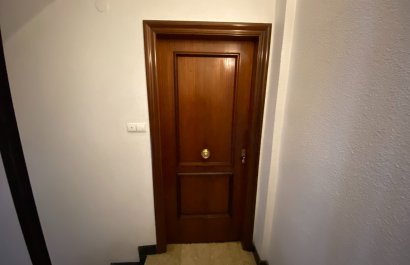 Resale - Apartment / flat - Sax