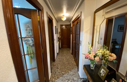 Resale - Apartment / flat - Sax