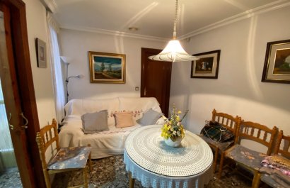 Resale - Apartment / flat - Sax