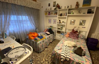 Resale - Apartment / flat - Sax