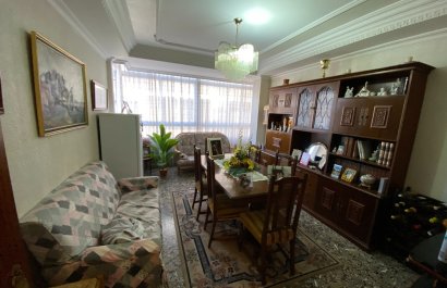 Resale - Apartment / flat - Sax