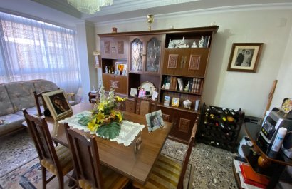 Resale - Apartment / flat - Sax