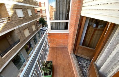 Resale - Apartment / flat - Sax