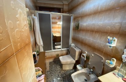 Resale - Apartment / flat - Sax