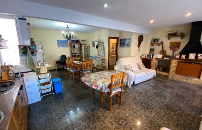 Resale - Apartment / flat - Sax