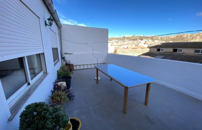 Resale - Apartment / flat - Sax