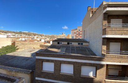 Resale - Apartment / flat - Sax