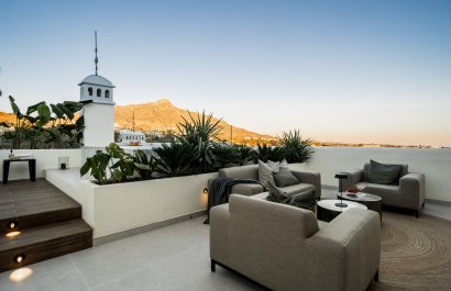 Resale - Villa - Marbella - Nueva Andalucía