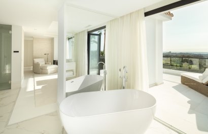 Resale - Villa - Marbella - Nueva Andalucía