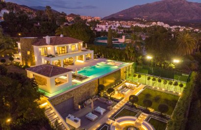 Resale - Villa - Marbella - Nueva Andalucía