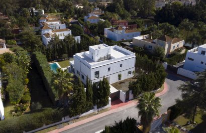 Resale - Villa - Marbella - Nueva Andalucía