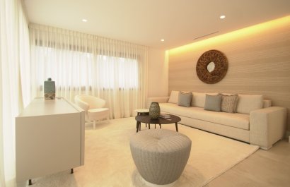 Resale - Villa - Marbella - Nueva Andalucía