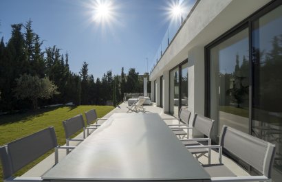 Resale - Villa - Marbella - Nueva Andalucía