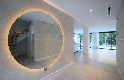 Resale - Villa - Marbella - Nueva Andalucía