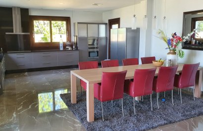 Resale - Villa - Estepoa - Los Flamingos