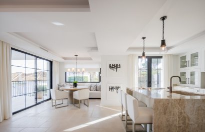 Resale - Villa - Marbella - Nueva Andalucía