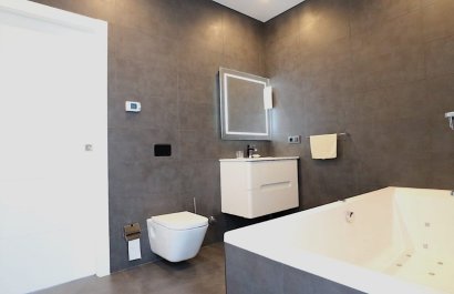 Resale - Villa - Torrevieia - Los Angeles