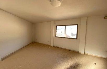 Resale - Townhouse / Duplex / Corner - Salinas