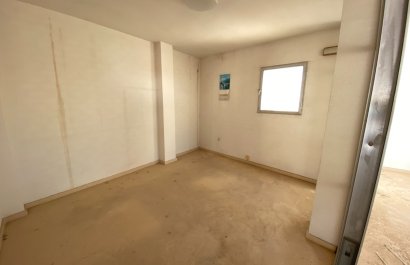 Resale - Townhouse / Duplex / Corner - Salinas