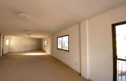 Resale - Townhouse / Duplex / Corner - Salinas