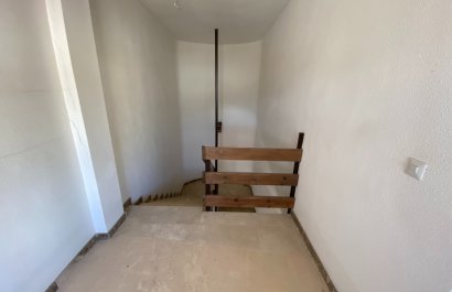 Resale - Townhouse / Duplex / Corner - Salinas