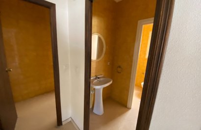 Resale - Townhouse / Duplex / Corner - Salinas