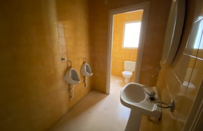 Resale - Townhouse / Duplex / Corner - Salinas