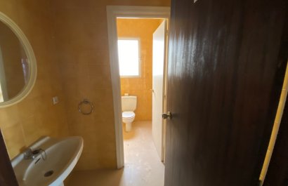 Resale - Townhouse / Duplex / Corner - Salinas