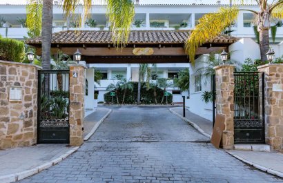 Resale - Apartment / flat - Marbella - Los Monteros