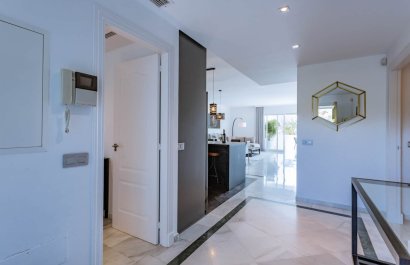 Resale - Apartment / flat - Marbella - Los Monteros