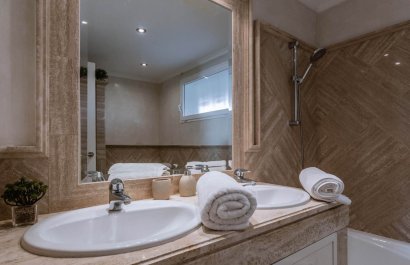 Resale - Apartment / flat - Marbella - Los Monteros