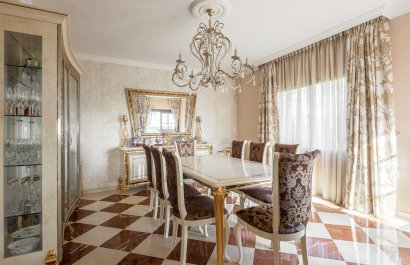 Resale - Villa - Estepoa - El Paraíso