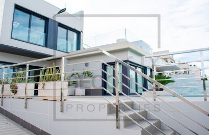 Resale - Villa - San Miguel de Salinas - Urbanizaciones