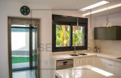 Resale - Villa - San Miguel de Salinas - Urbanizaciones