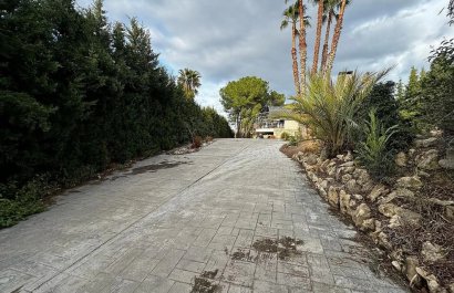 Resale - Villa - Elda