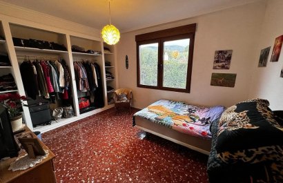 Resale - Villa - Elda