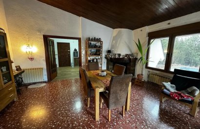 Resale - Villa - Elda