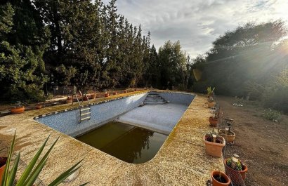 Resale - Villa - Elda