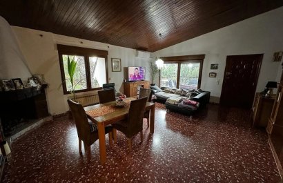 Resale - Villa - Elda